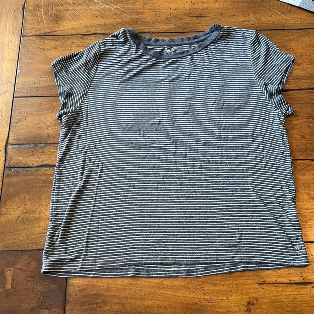 American eagle tee size large